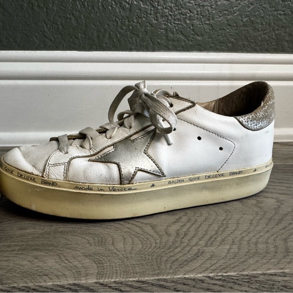Golden Goose Deluxe Brand Hi Star Low-Top Sneakers
Size 38 - Picture 3 of 14